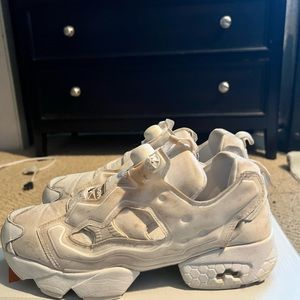 Men Sneaker shoe Reebok air pumps
